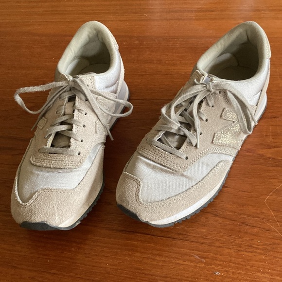 New Balance Women's Buty 620 Toe Caps, gray - Picture 8 of 13